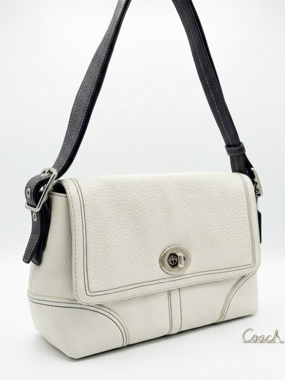 Y2K Coach White Brown Pebbled Leather Bag Mint Condition!